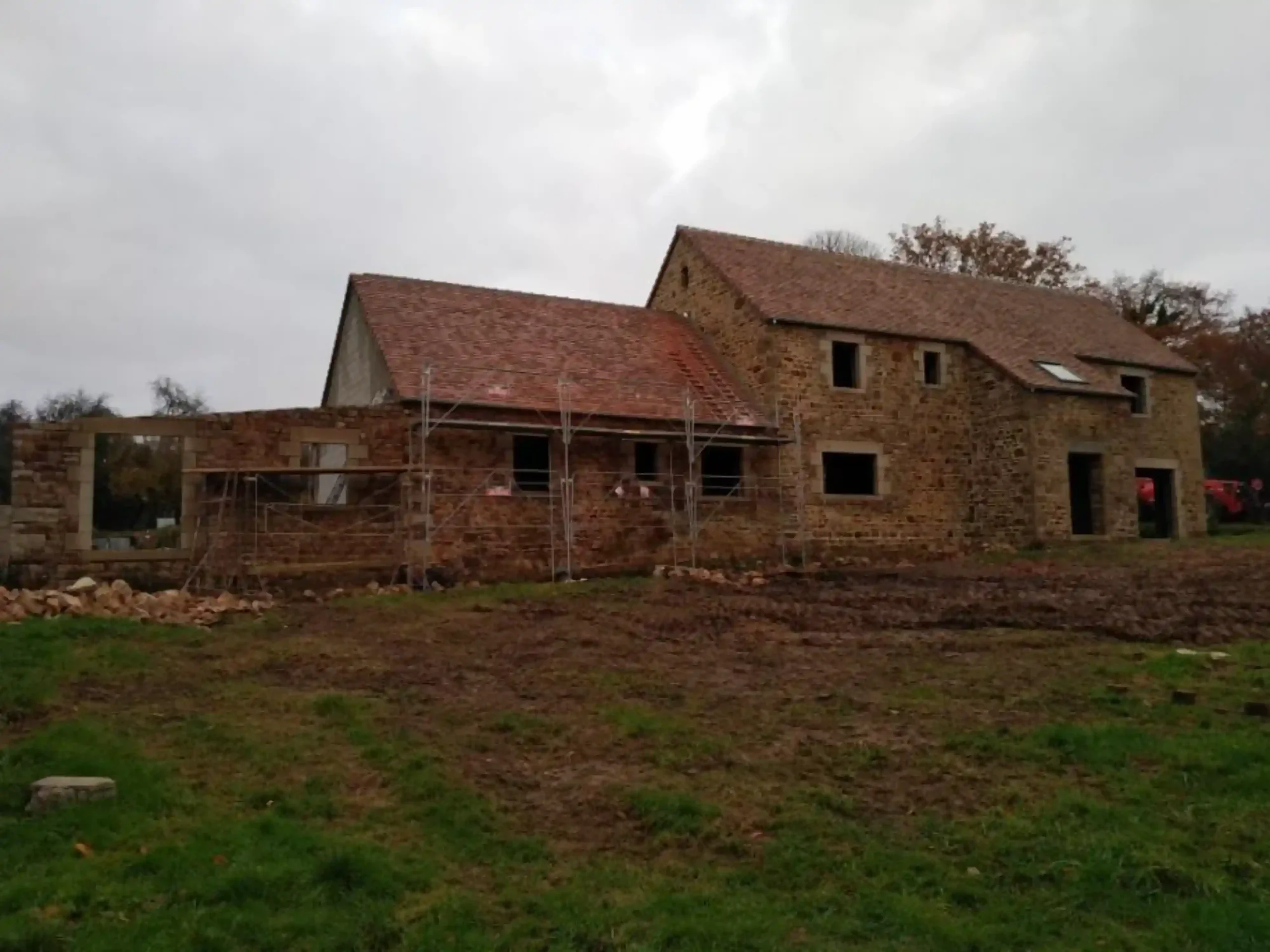 pose-tuile-renovation-toiture-en-normandie